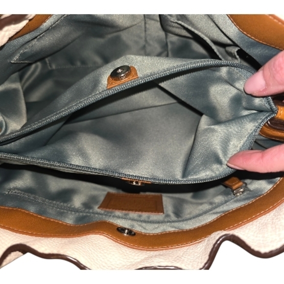 Coach Penelope Ivory Pebbled Leather Tote Handbag - EUC - Picture 7 of 16